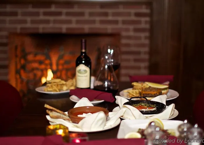 Hotel Deer Path 4*