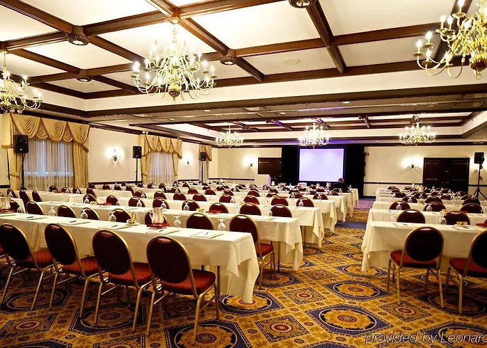 Deer Path Hotel 4*