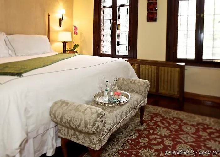 Deer Path 4* Lake Forest